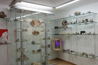 ausstellung-schweizer-mineralien-kistalle-leuk-3